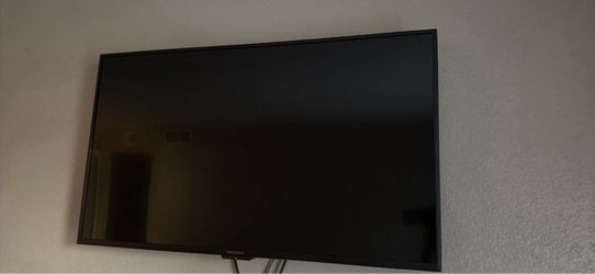 Insignia Flat Screen TV 43”
