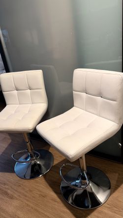 Set of 2 Stylish White Bar Stools