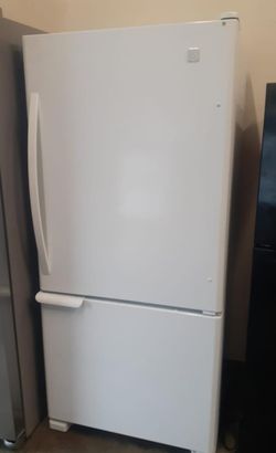 Kenmore Bottom Freezer White Refrigerator
