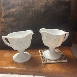 Indiana Colony Harvest Grape Creamers. 