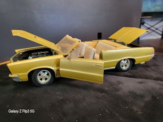 Die Cast Cars 1:18