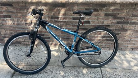 Gary Fisher marlin mountain bike/// 26” inch well