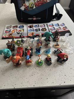 Disney Infinity Toys 23 Figures Lot With Bag