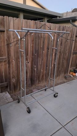 Double track clothes hangers