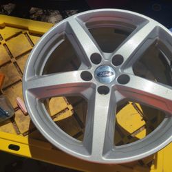 2017 Ford Explorer 18 Inch OEM $300 OBO