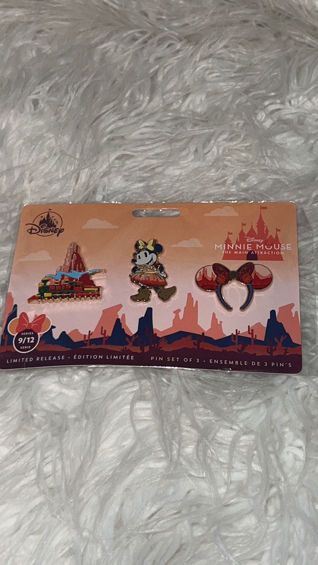 NWT Minnie Mouse The Main Attraction Big Thunder Mountain Pins