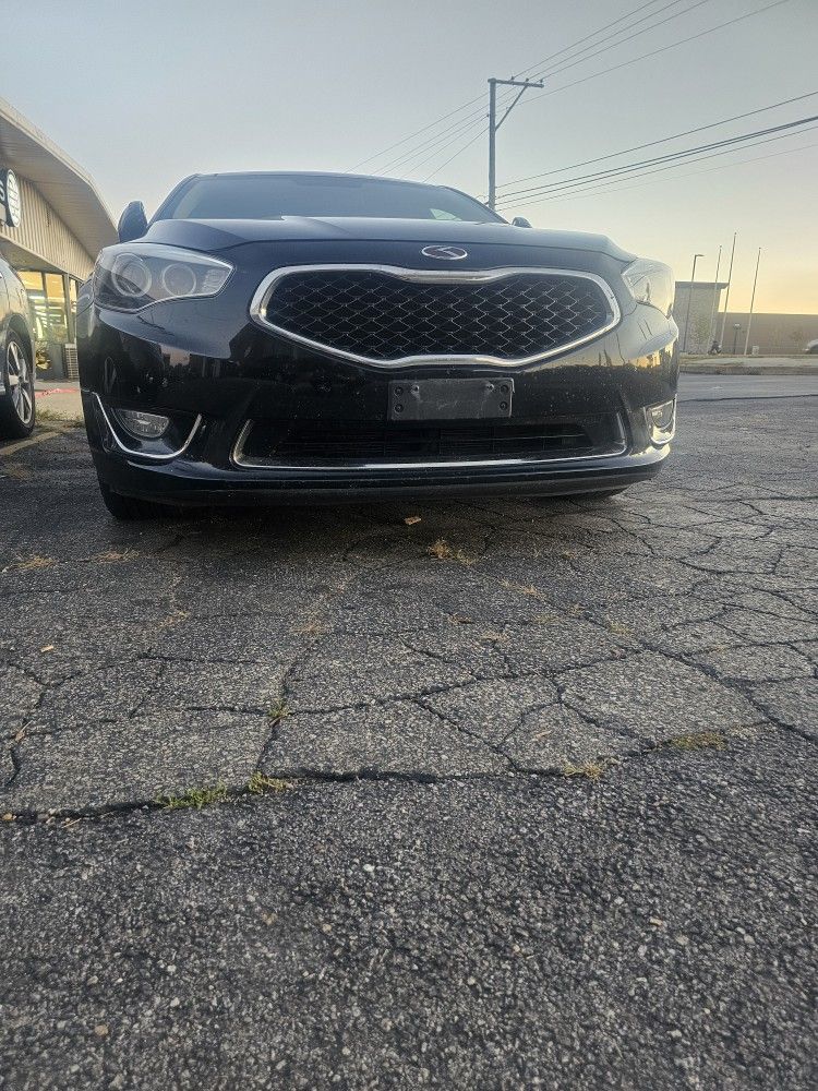 2014 KIA Cadenza