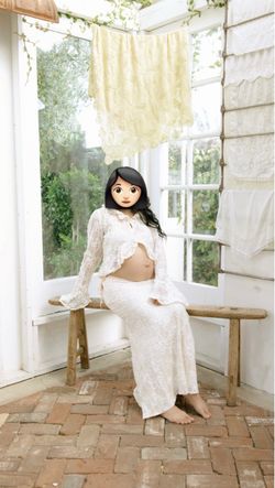 MATERNITY IVORY LACE 2 PIECE SET, top XL skirt M but very stretchy