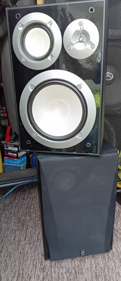 Yamaha ns-6490 70w 8 ohm 140 w Three Way Bookshelf Speakers black (tested)