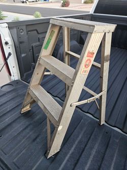 Aluminum 3-Step Folding Step Ladder