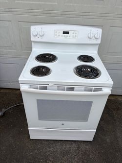GE Electric Stove