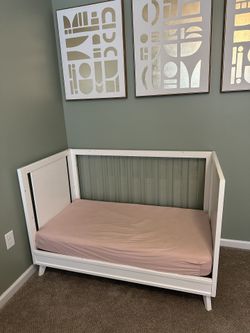 Pottery Barn Crib Sloan Acrylic