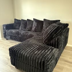 New In Box Trendy Fluffy Sectional Couch $10DOWN 