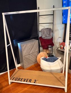 Clothing rack