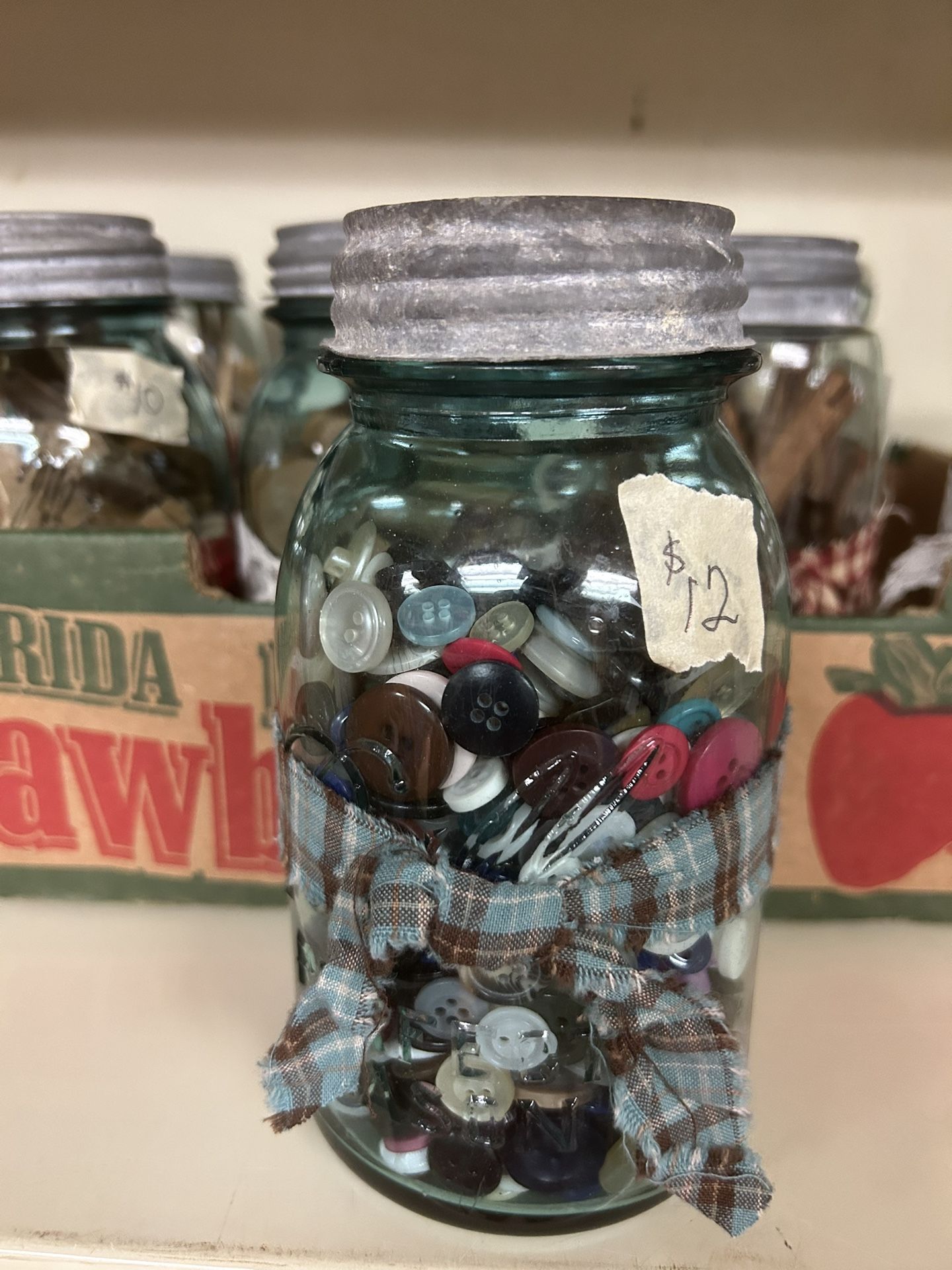 Mason Jar w/Zinc Lid with Buttons