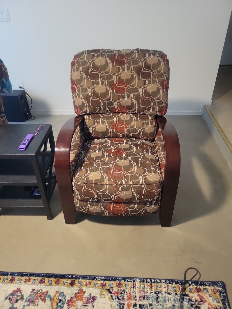 2 Recliner chairs.