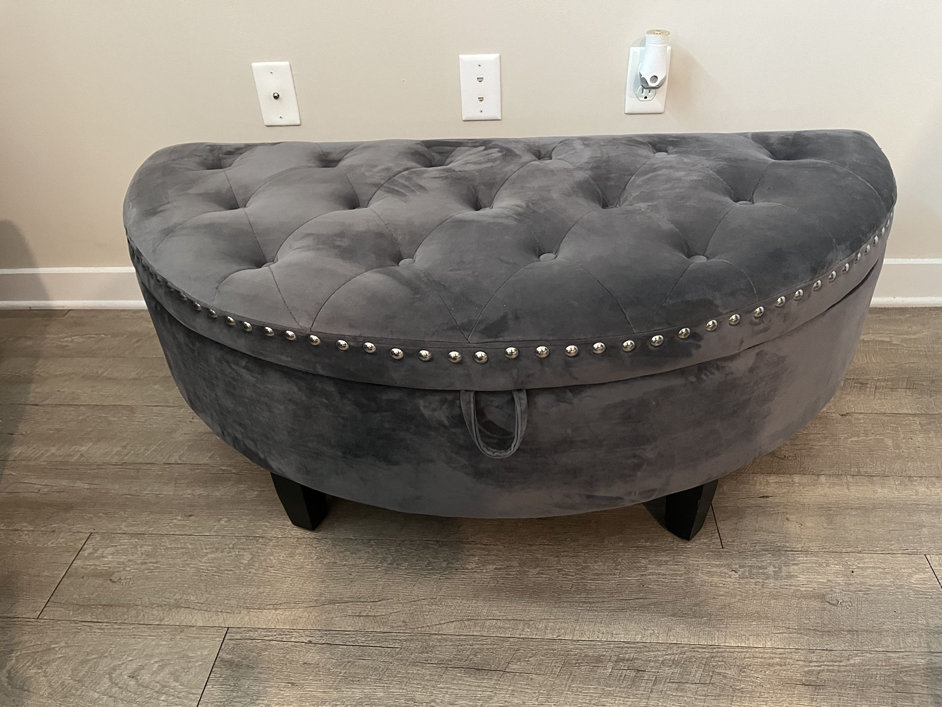 Storage ottoman