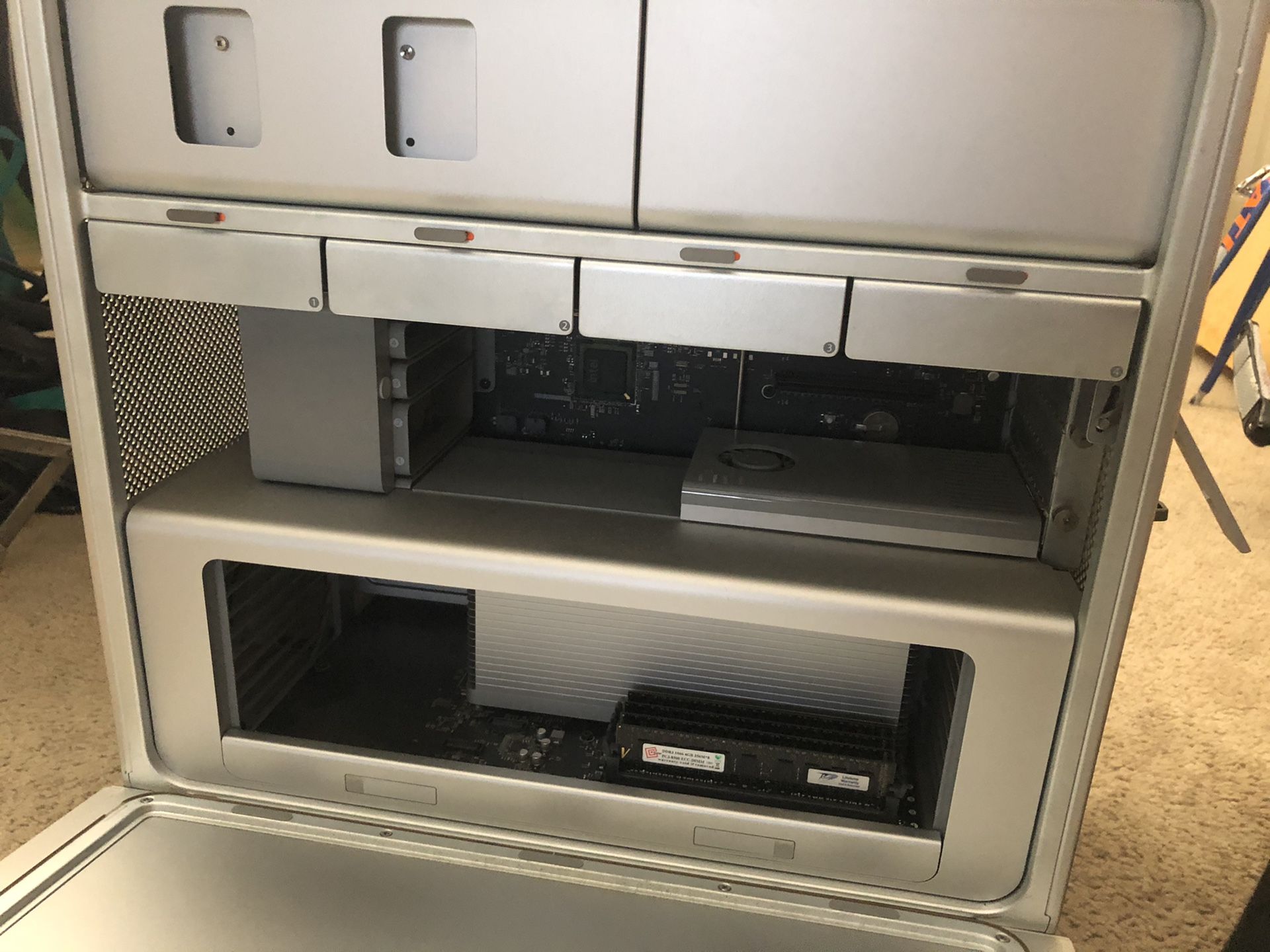 その他 Apple Mac Pro 2009 Apple Mac Pro Desktop Computer Workstation (Early 2009)