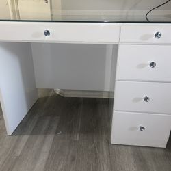 Vanity table