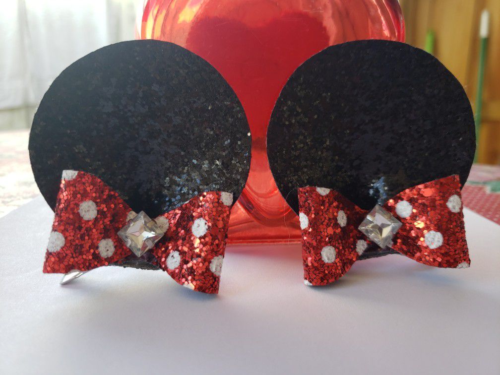 Minnie mouse ears with clip