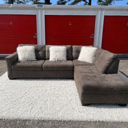 FREE DELIVERY 🚚 Grey Sectional Couch 2pcs
