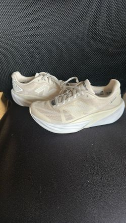 Women’s Running Shoes