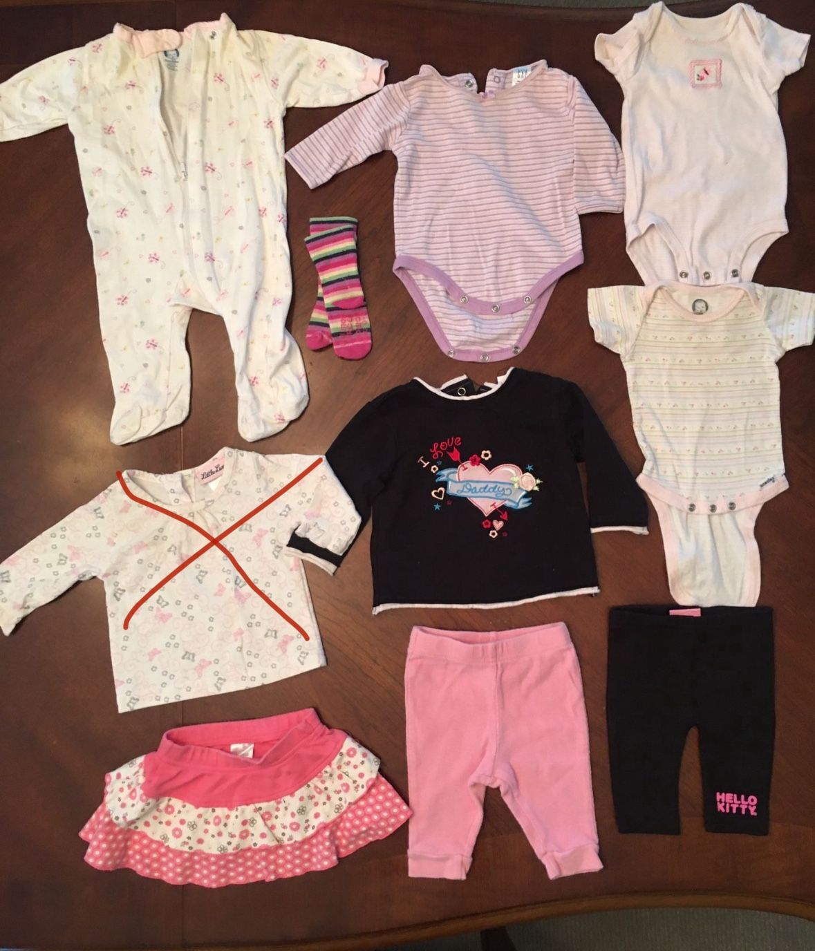 Girls clothes: Size 0 - 6 months ($1 - $2)