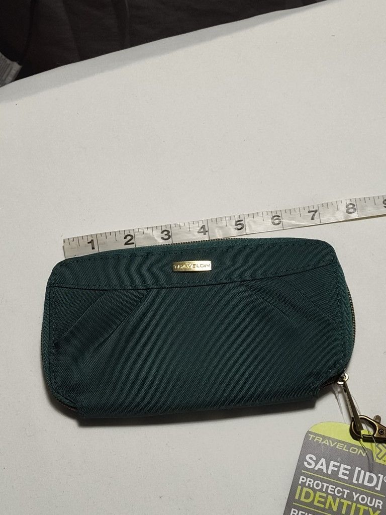 Travelon Wristlet
