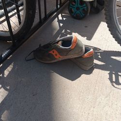 Sycorny Shoes Size 8