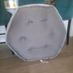 LARGE ( Like- New) DOG BED