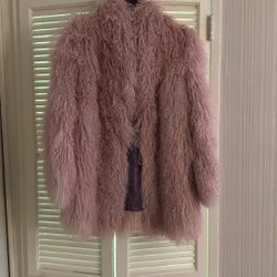 Jacket made of natural llama fur.M- Size