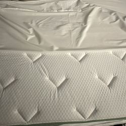 Like New Queen Mattress 
