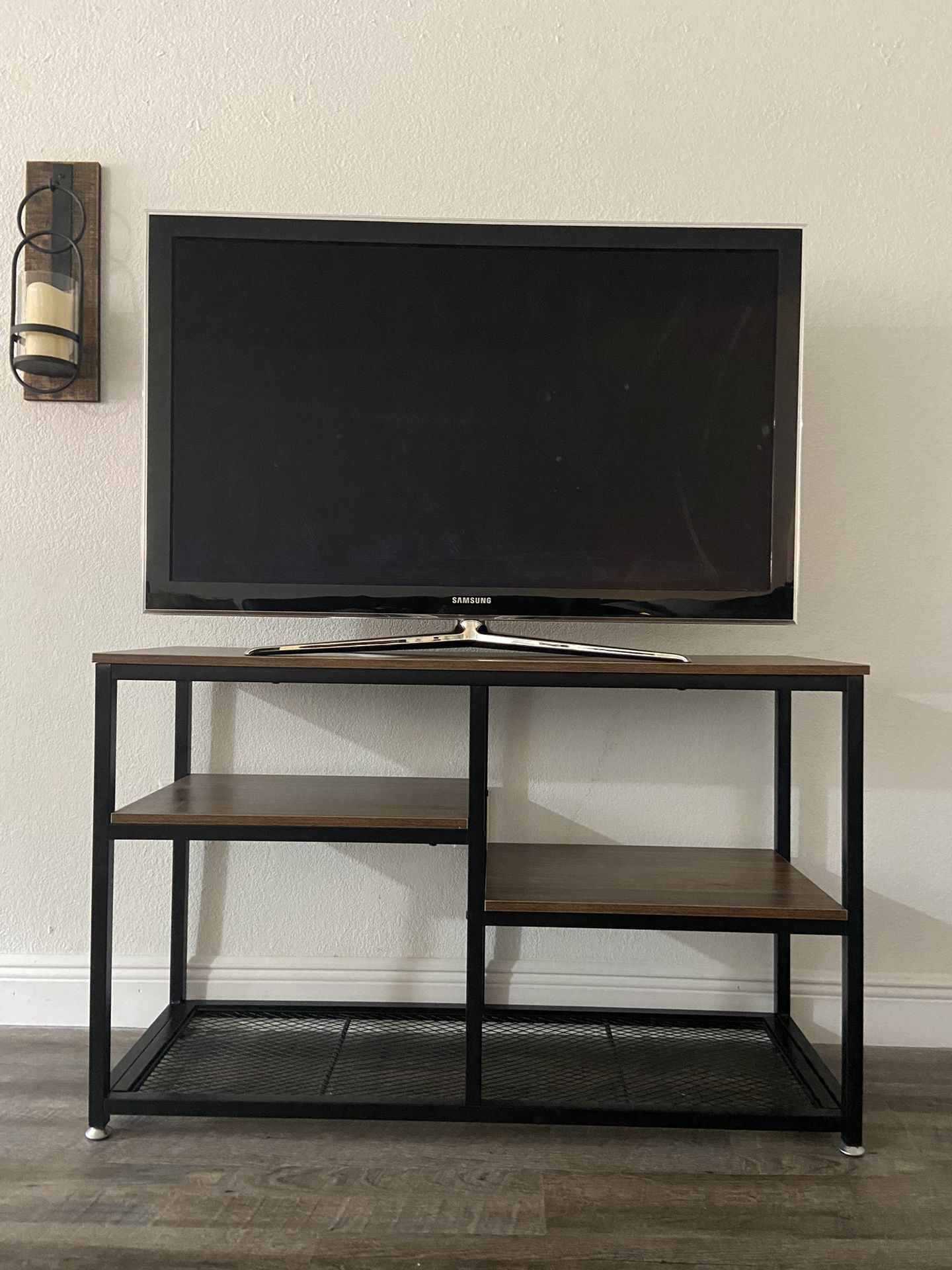 46 Inch Samsung Tv with Console Table