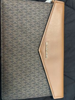 Michael Kors Wristlet