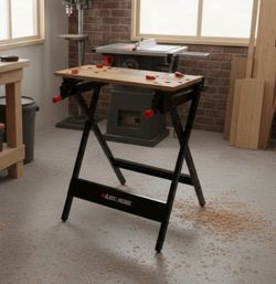 Black & Decker Portable Folding Original WorkMate Work Bench and Vise! Great condition!