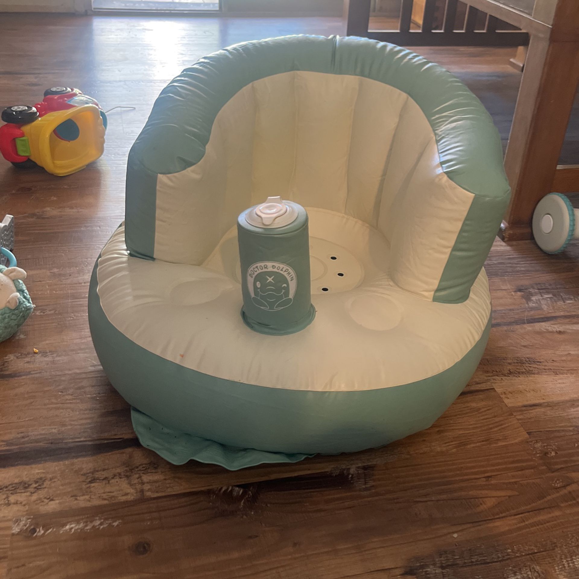Self Inflatable Infant Seat