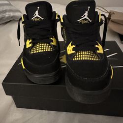 Jordan 4 Thunders
