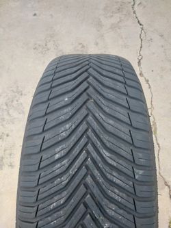 1 Michelin Cross Climate Tire Tread 8/32nds DOT 1821