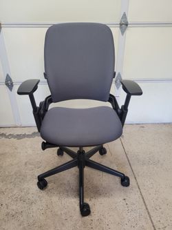 Steelcase Leap V2 Ergonomic Computer Desk Office Chair, Like NEW Shape