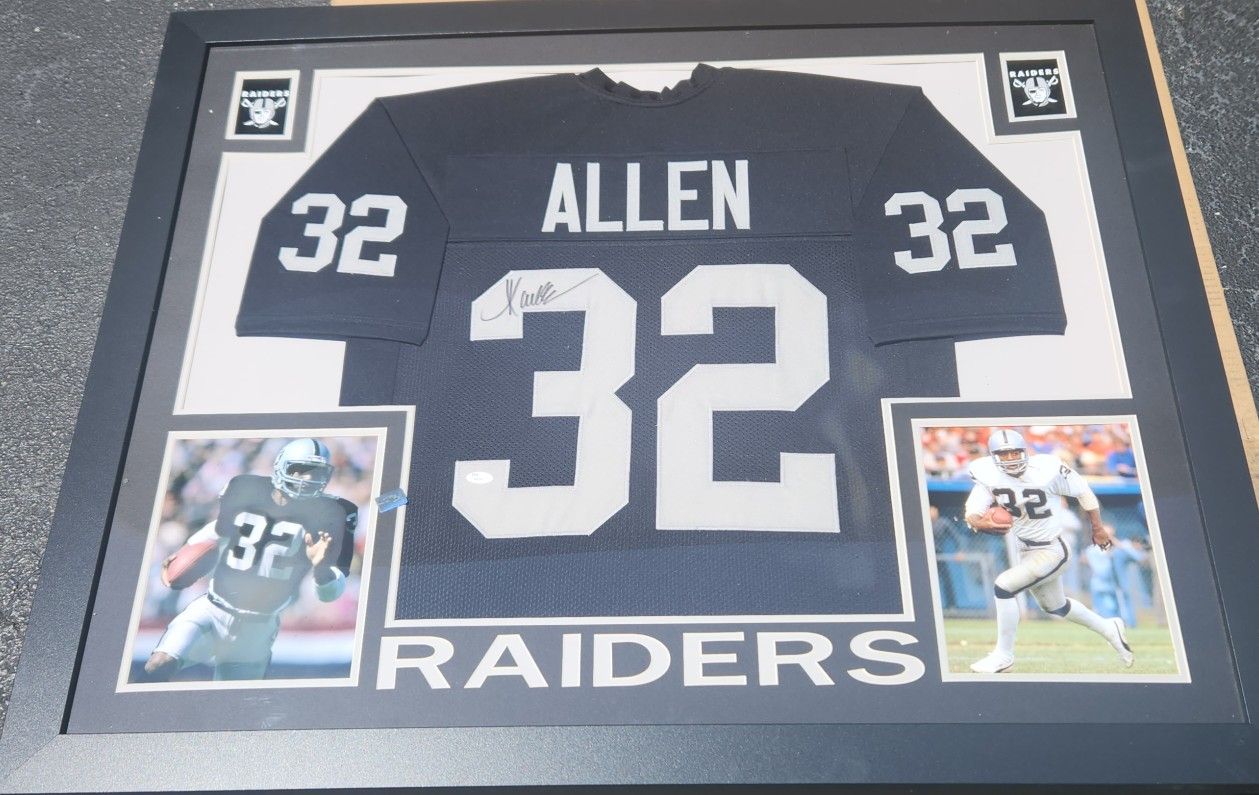 Raiders NFL Signed & Framed Jersey