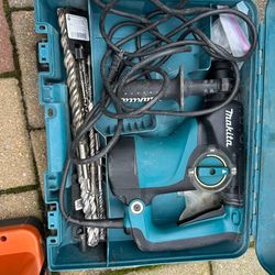 7 Amp 1-1/8 in. Corded SDS-Plus Concrete/Masonry Rotary Hammer Drill with Side Handle and Hard Case