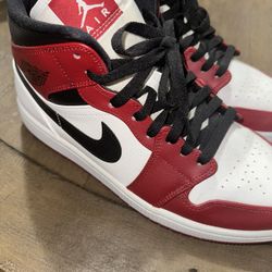 Jordan 1 varsity red 