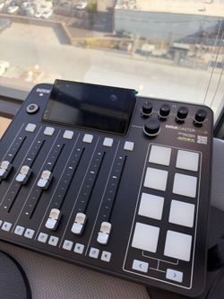 Shure SM7B x2 + Rode Rodecaster Pro II Bundle