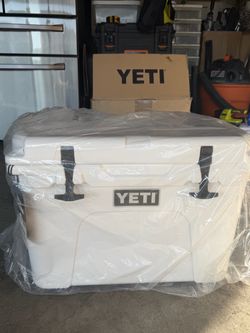 YETI Tundra 35 Cooler - white