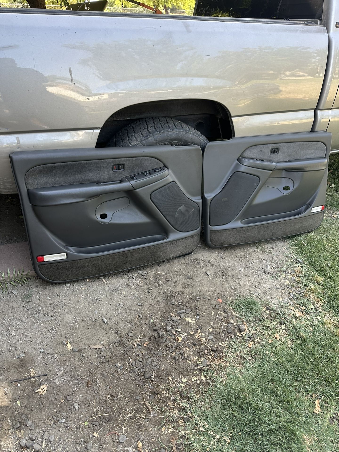 03-06 Silverado Door Panels