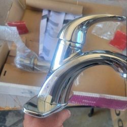 New Pfister Parisa 4 in. Centerset Single-Handle Bathroom Faucet in Polished Chrome