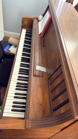 Free: Upright Piano