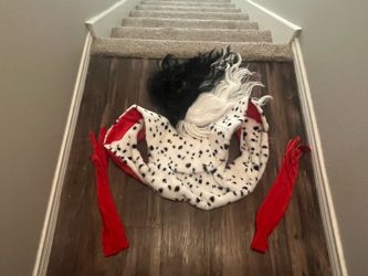 Cruella De Vil Halloween Costume with Wig and Gloves