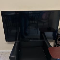 Samsung TVs 46” Control & Cable