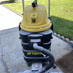 TORNADO Shop Vacuum: 